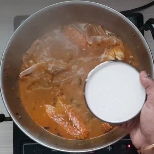 Crab gravy using coconut milk